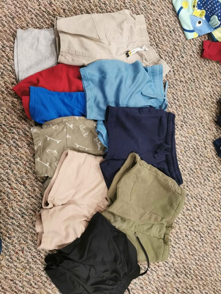 Lot of Boys Clothes - size 4-6 - photo 4
