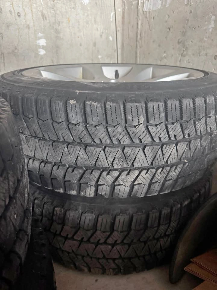 BMW Bridgestone 45R18 Winter Tires with Rims