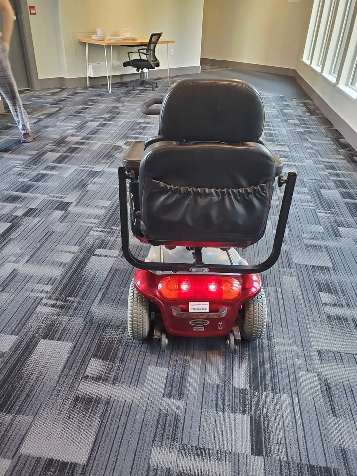 Shoprider Deluxe Motorized Scooter - photo 3