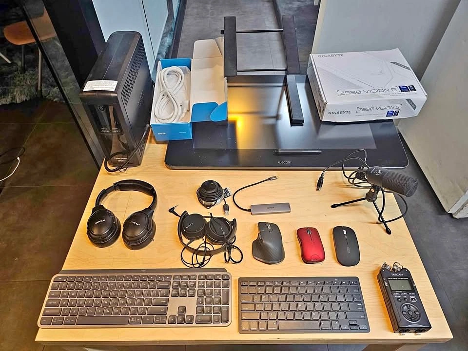 Huge Assortment Of Computer/Office Equipment
