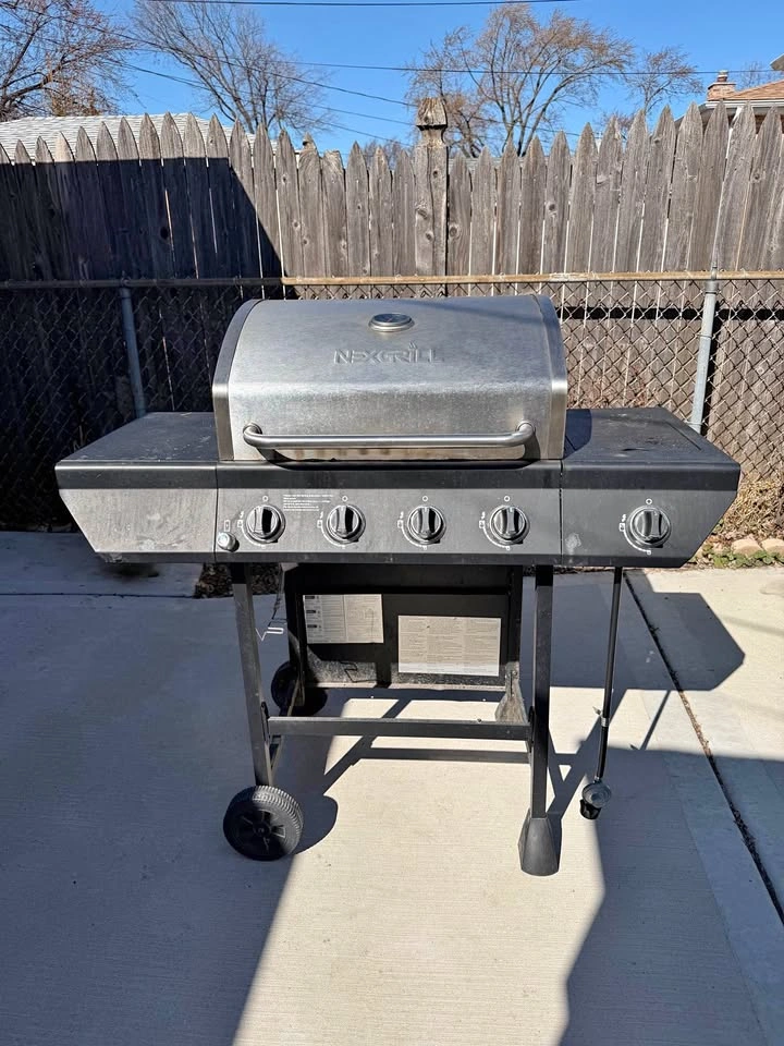 NEXGRILL Propane BBQ Grill w/ Side Burner