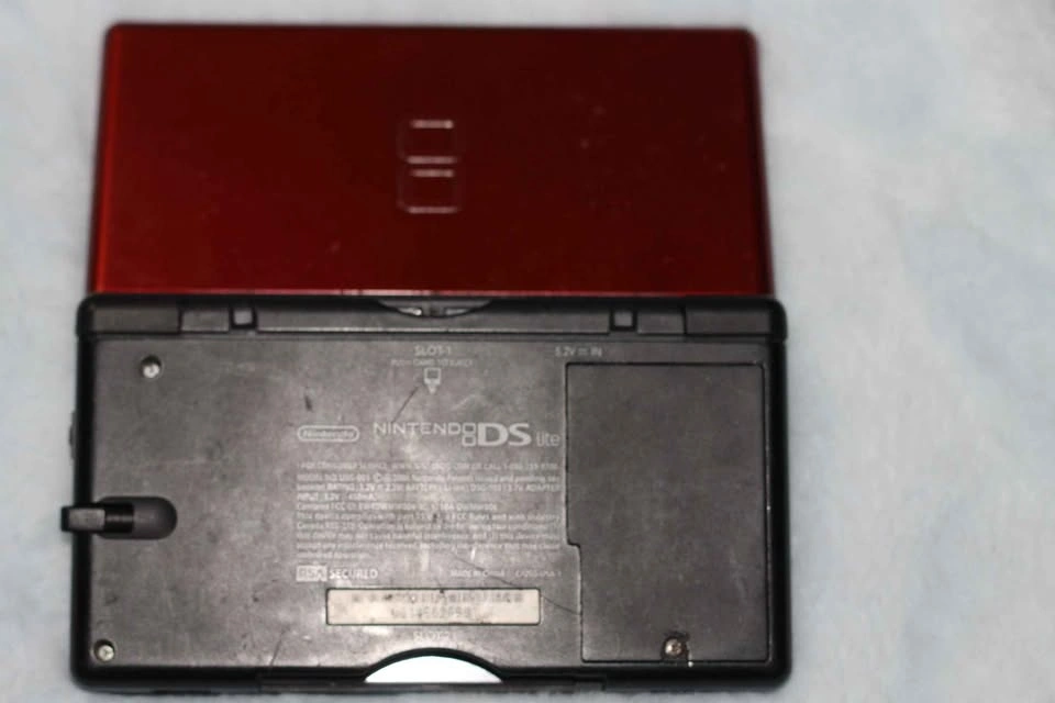 Nintendo DS Lite - photo 2