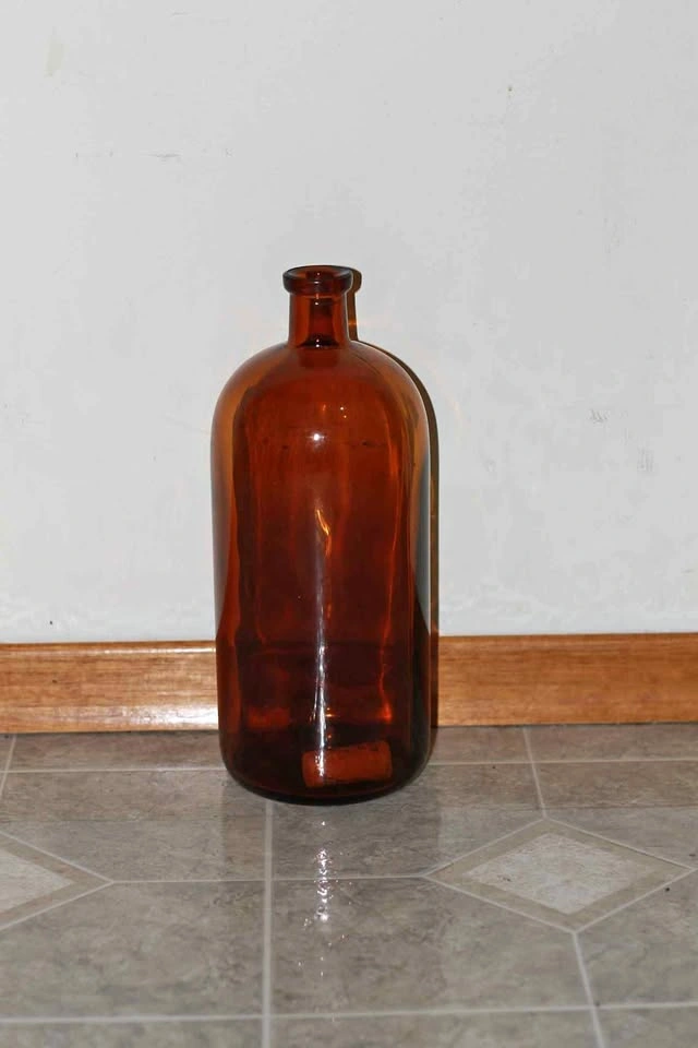 Glass bottle