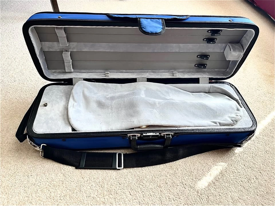 Velour Lined Oblong 4/4 Violin Case - Lightly Used - photo 2