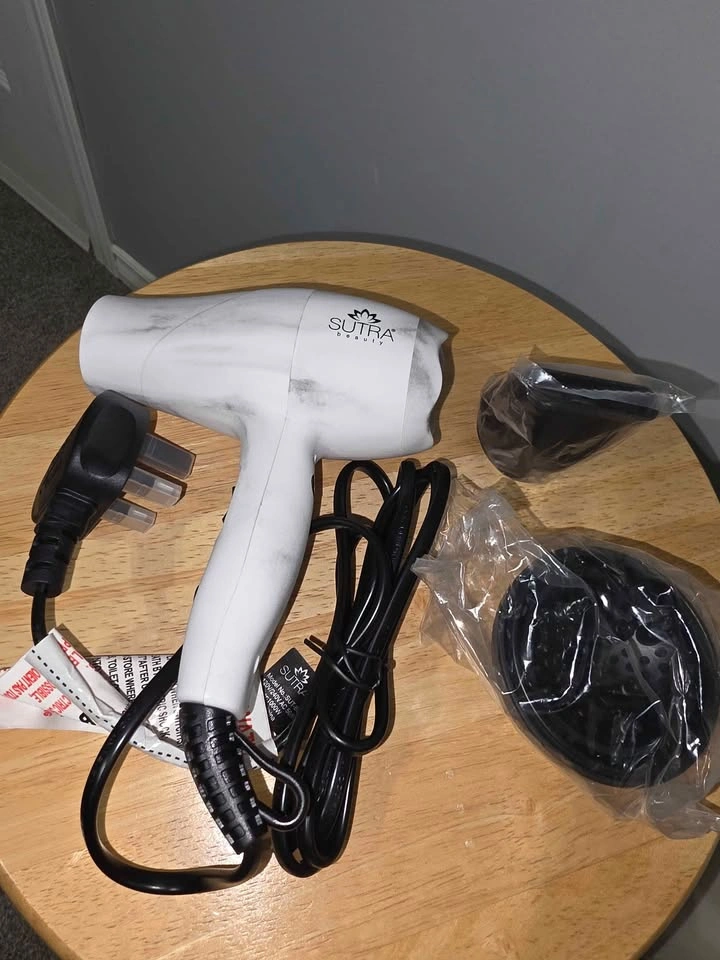 BNIB Mini Travel Blow Dryer - photo 2