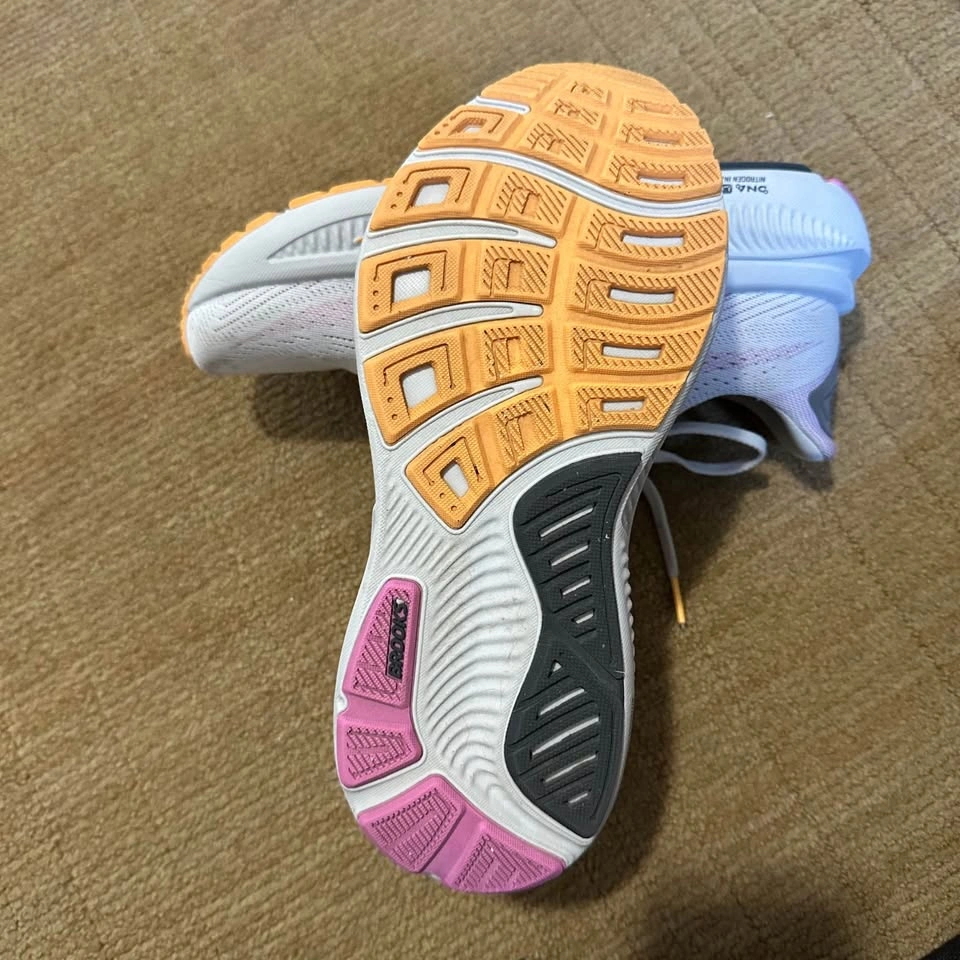 Brooks Ghost Running Womens Shoes 7.5 - photo 2
