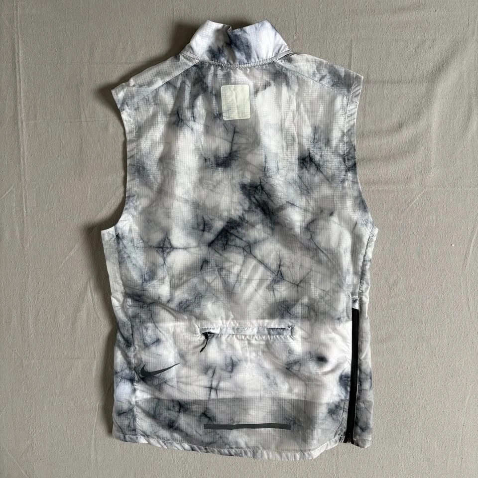 Nike Tech Pack Transform Men's Reflective Running Vest M - photo 4
