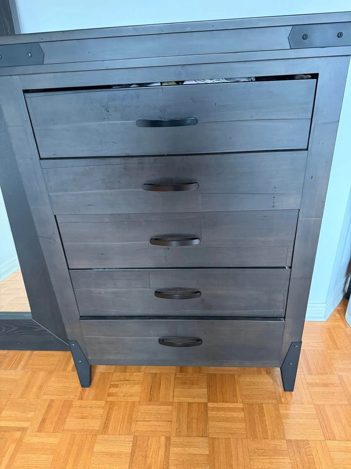 2 Solid Wood Dressers - photo 4