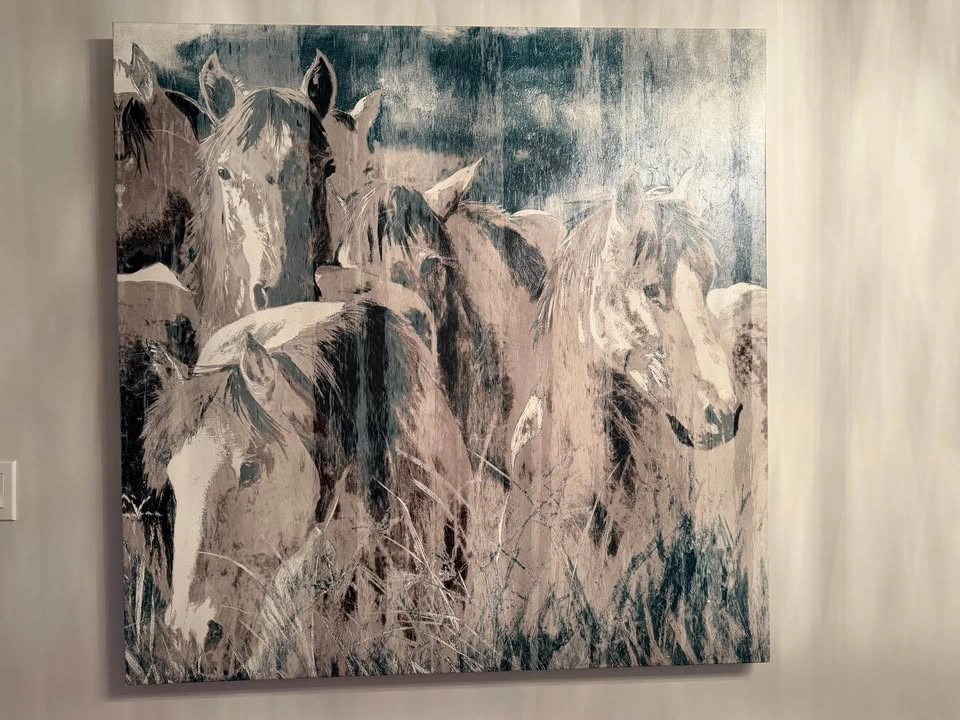 Beautiful horse print - photo 2