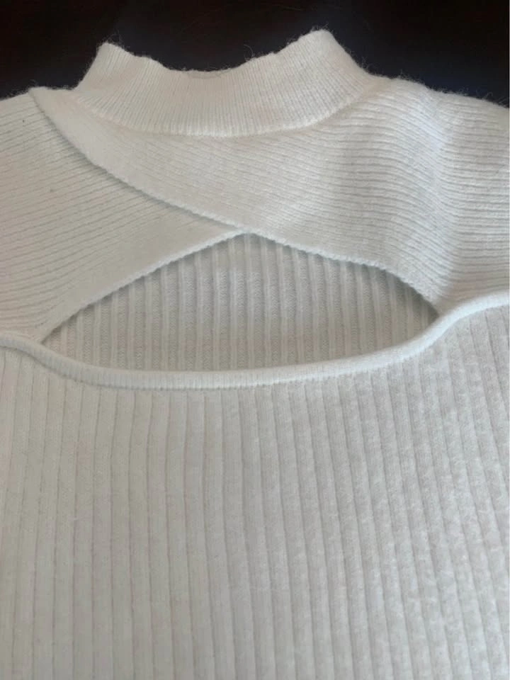Hers & Mine Ribbed Knit Cut Out Sweater - Large - photo 2