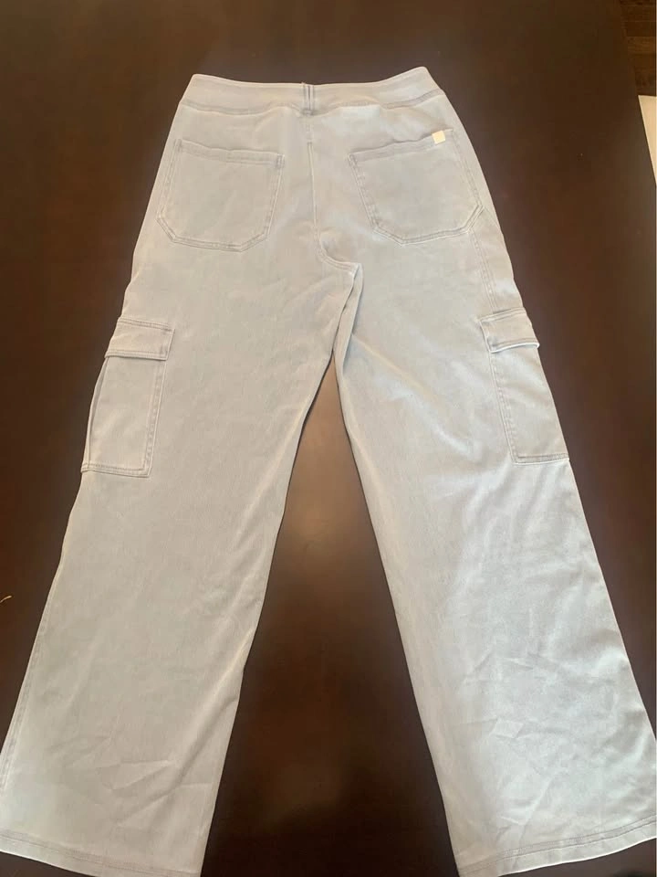 Halara Wide Leg Cargo Pants - Medium - photo 2