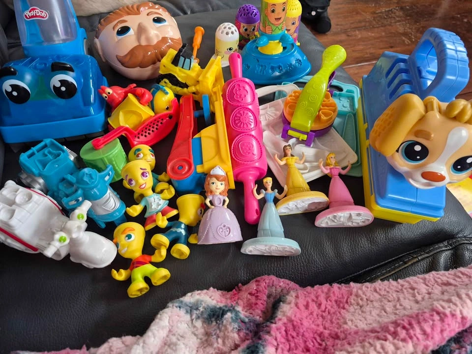 Playdough and LOTS of accessories - photo 3