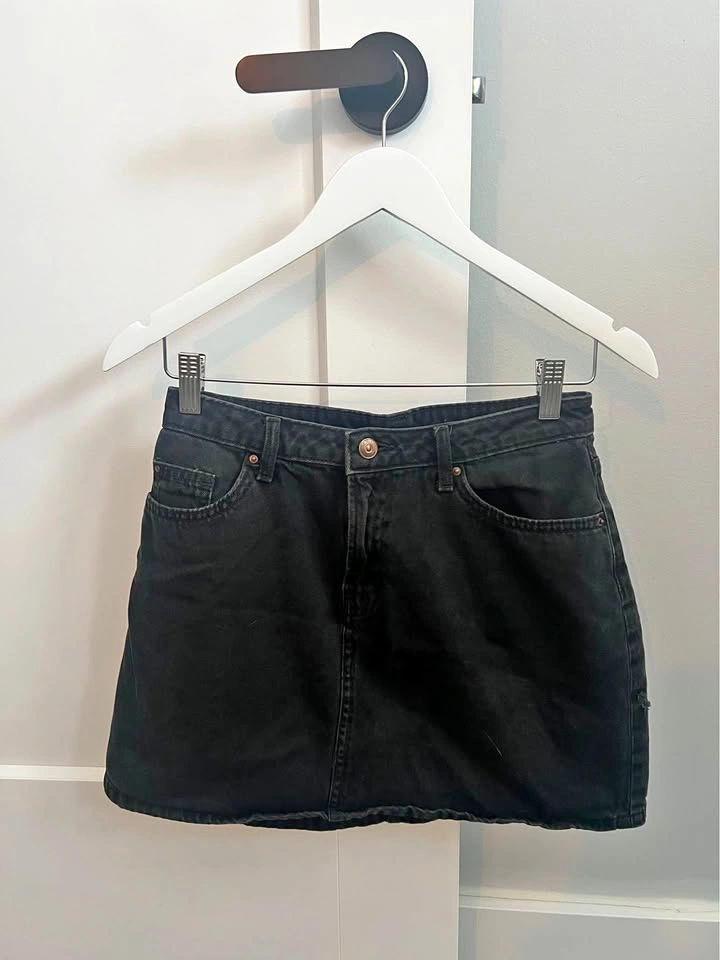 H&M Black Jean Skirt - Size 8