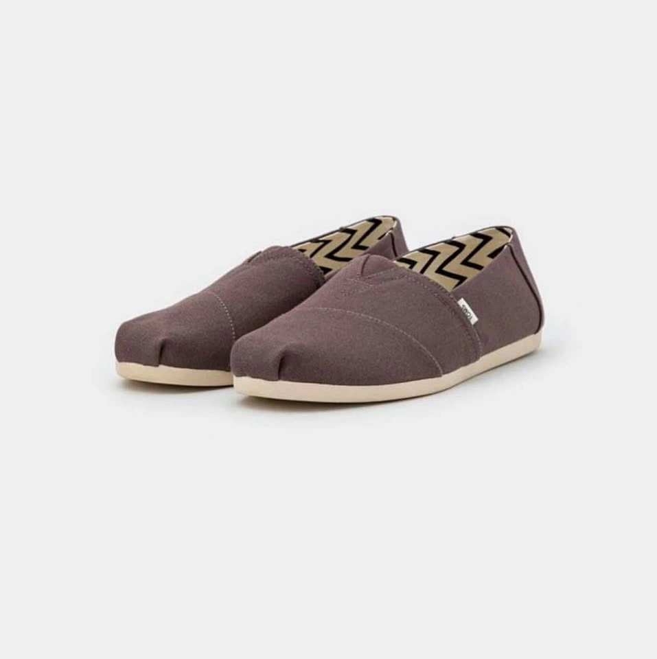 Toms Shoes