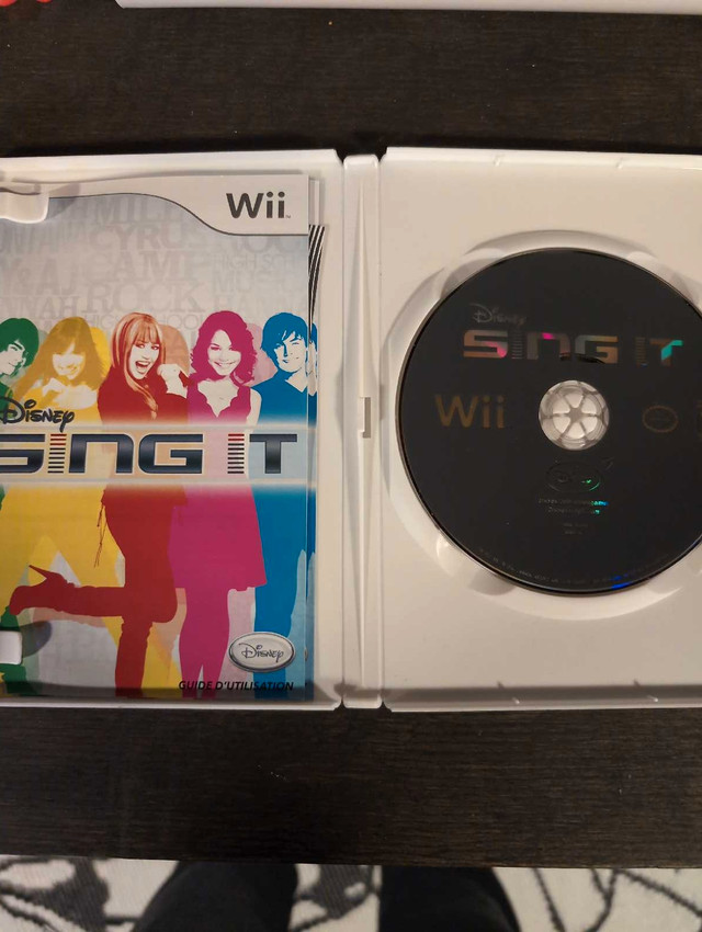 Wii Disney Sing It - photo 2
