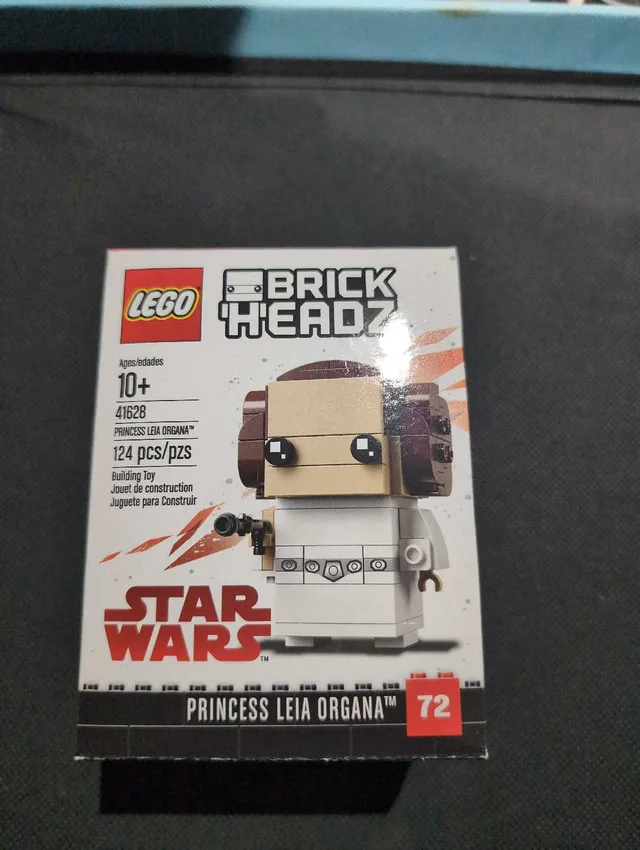 Lego Brickheadz Princess Leia thumbnail
