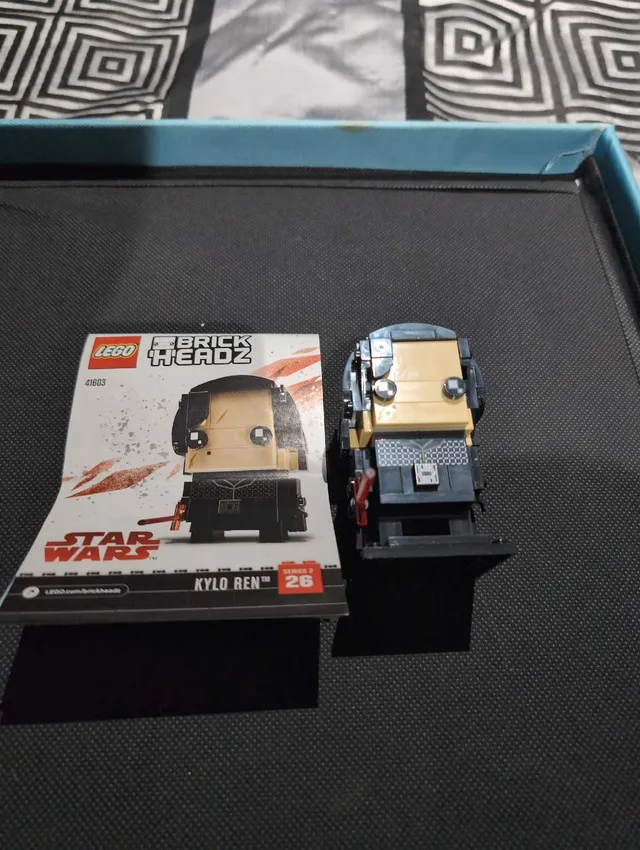 Lego Brickheadz Kylo Ren image indicator(2)