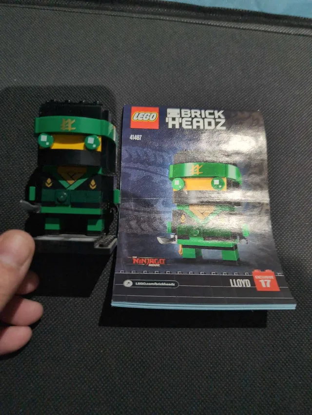 Lego Brickheadz Lloyd image indicator(2)