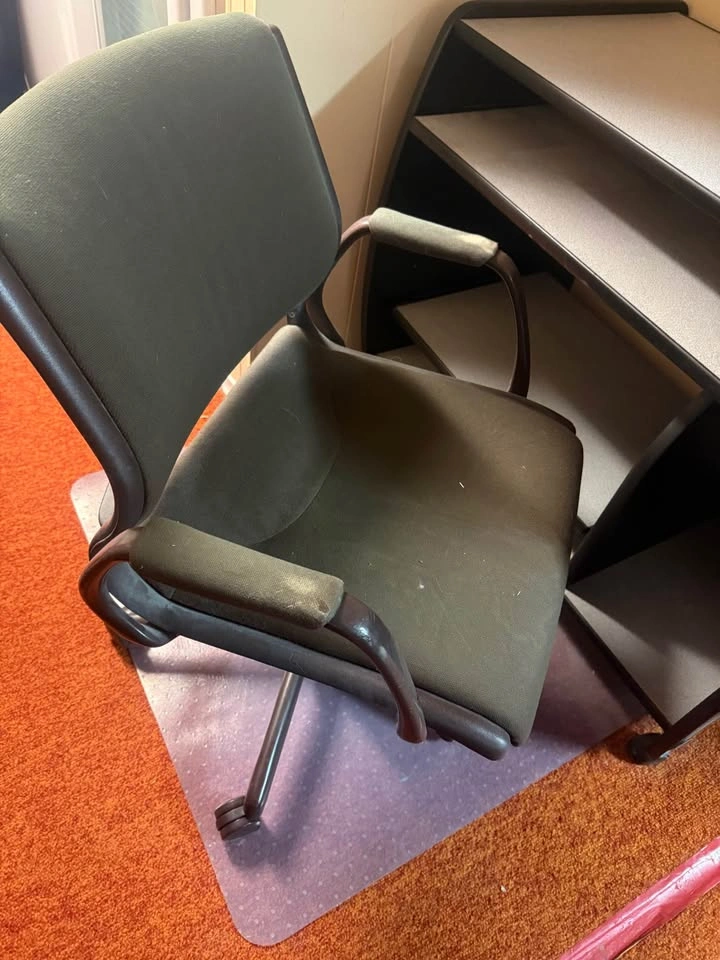 Computer Desk and Chair - photo 5