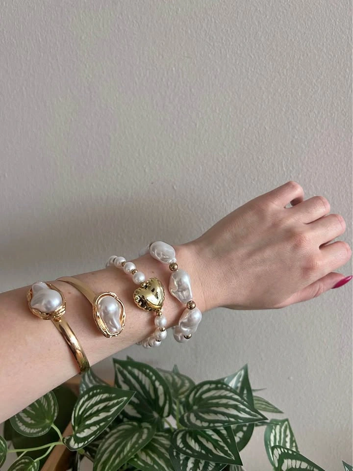 Set of 3 bangle bracelets pearls and gold inspo