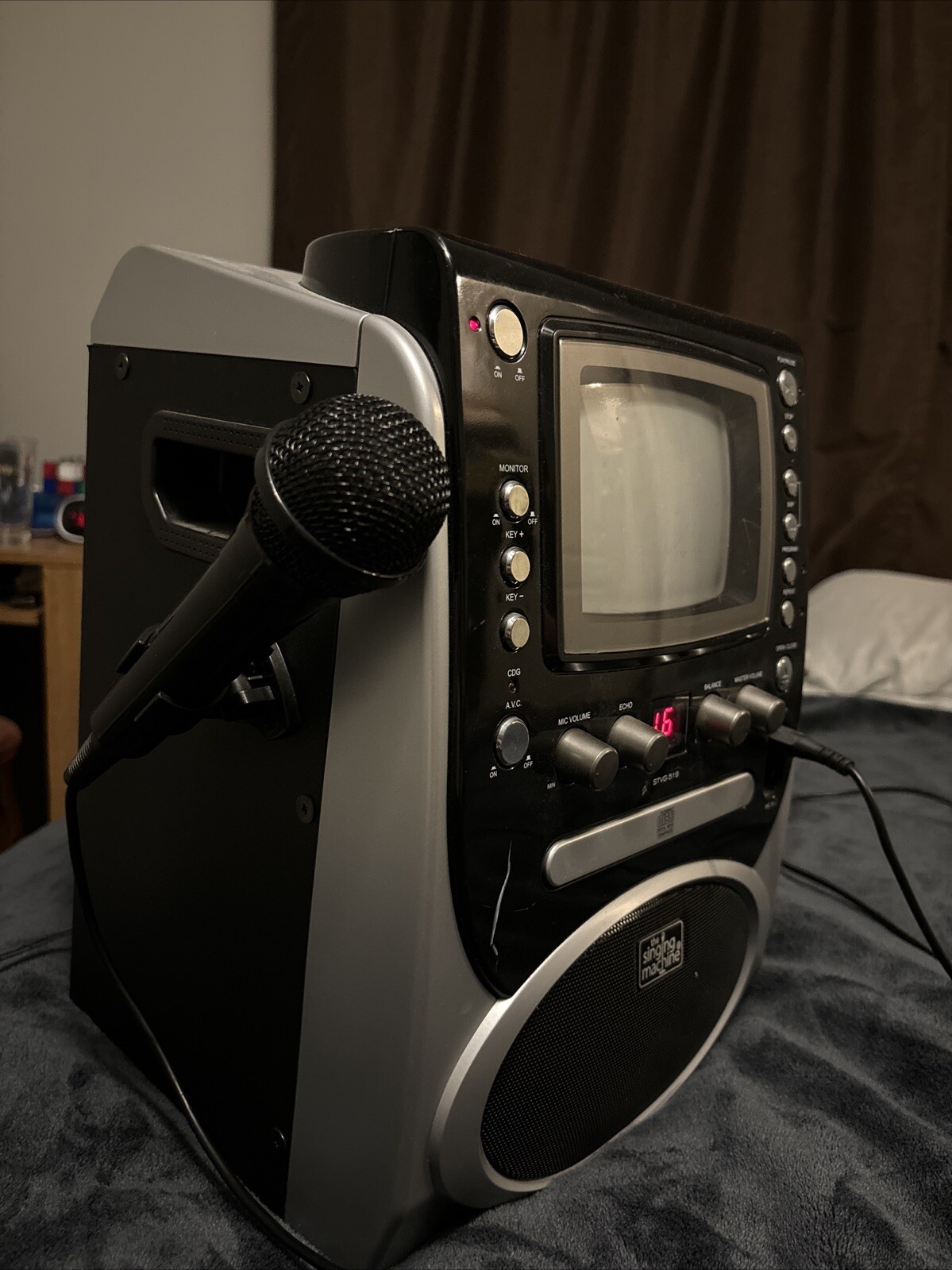 Singing Machine STVG-519 Karaoke System w/ Mic & Disc - photo 3