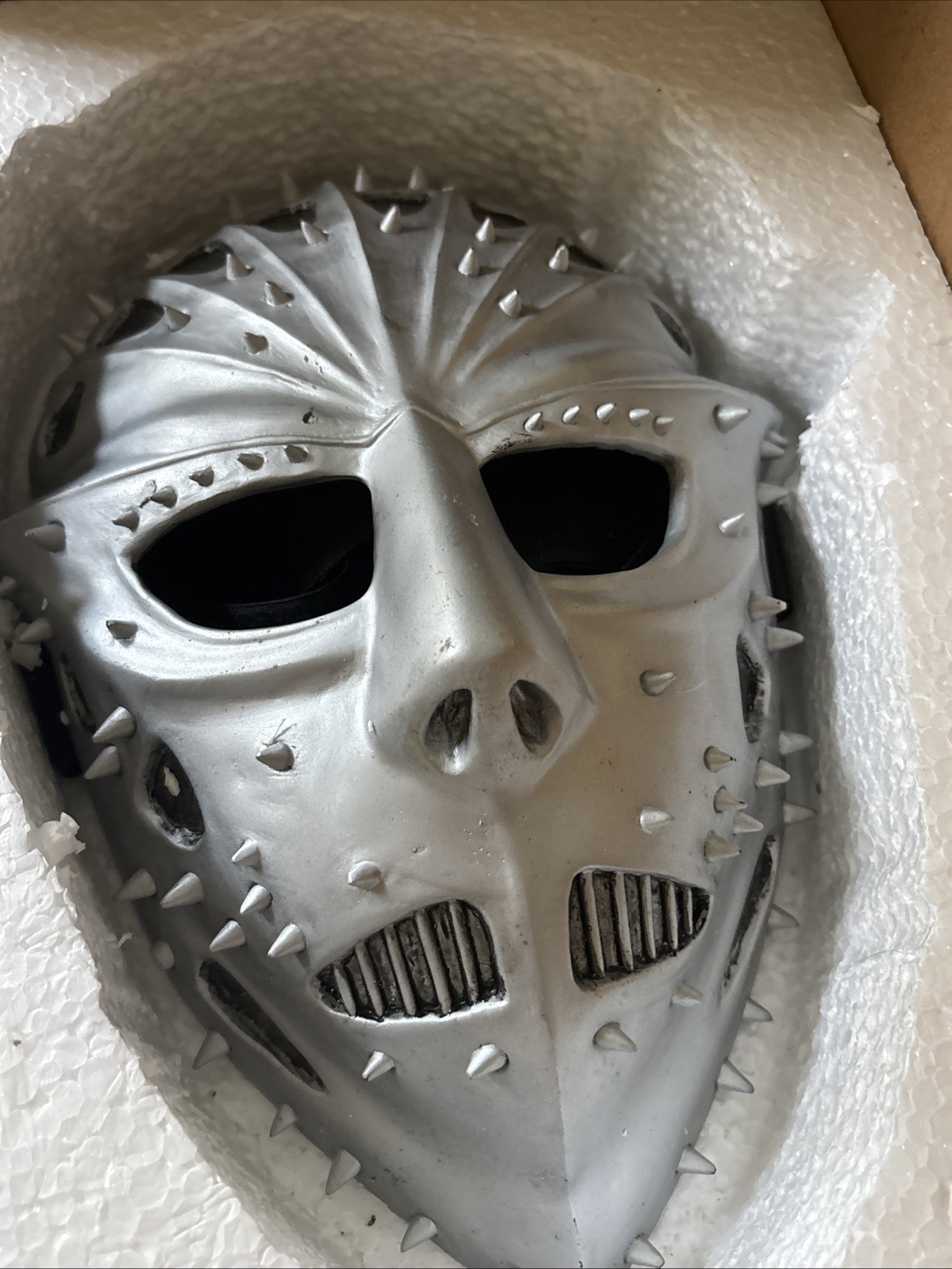 SPIKE HOCKEY HALLOWEEN HANGING MASK