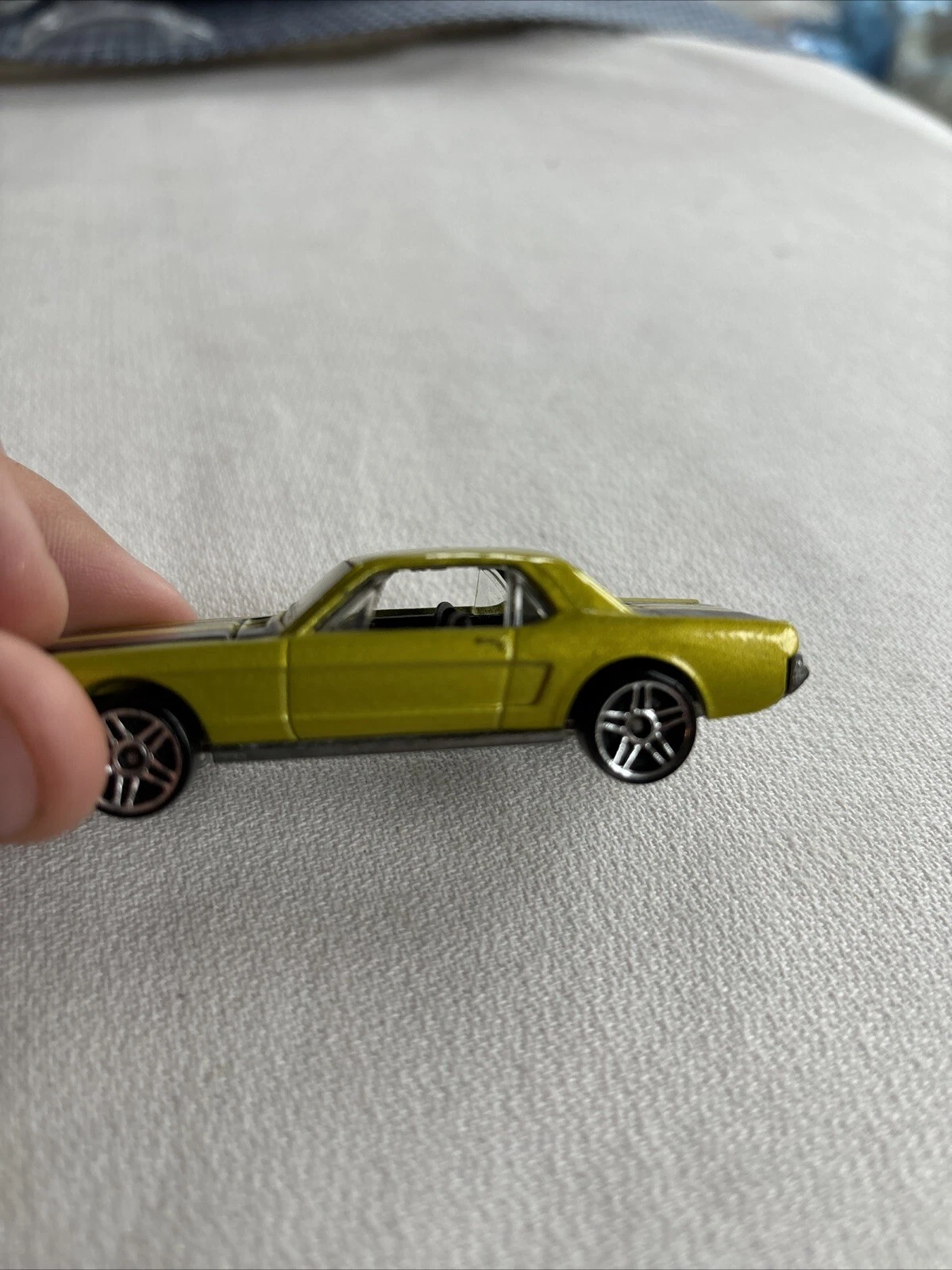 VINTAGE HOT WHEELS 1965 MUSTANG - 1983 DIECAST CAR FORD SERIES G - photo 2