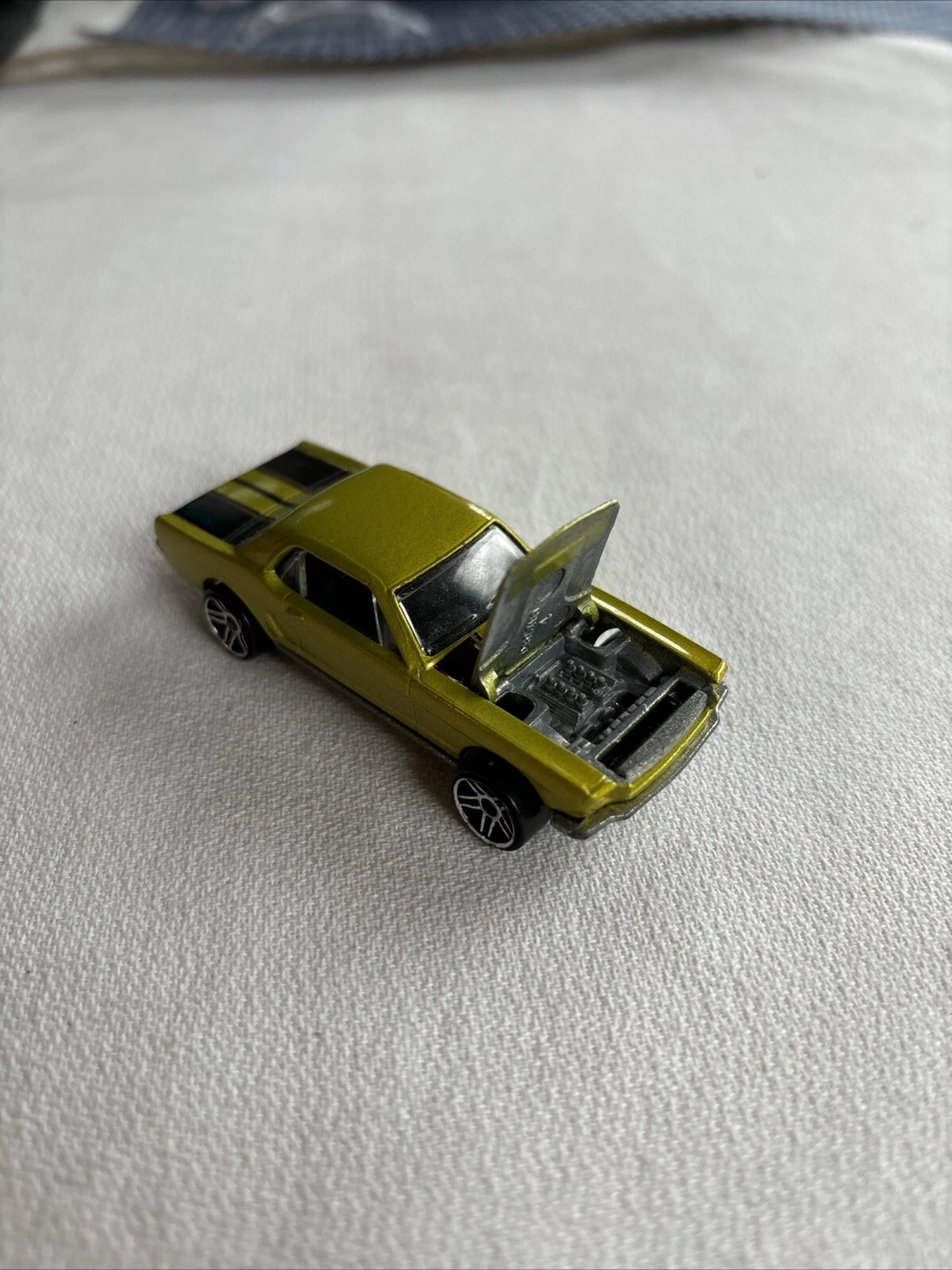 VINTAGE HOT WHEELS 1965 MUSTANG - 1983 DIECAST CAR FORD SERIES G - photo 4