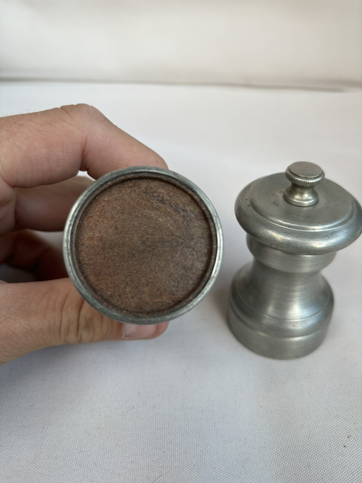 EMPIRE PEWTER SALT SHAKER AND PEPPER MILL SET MADE IN ITALY - photo 2