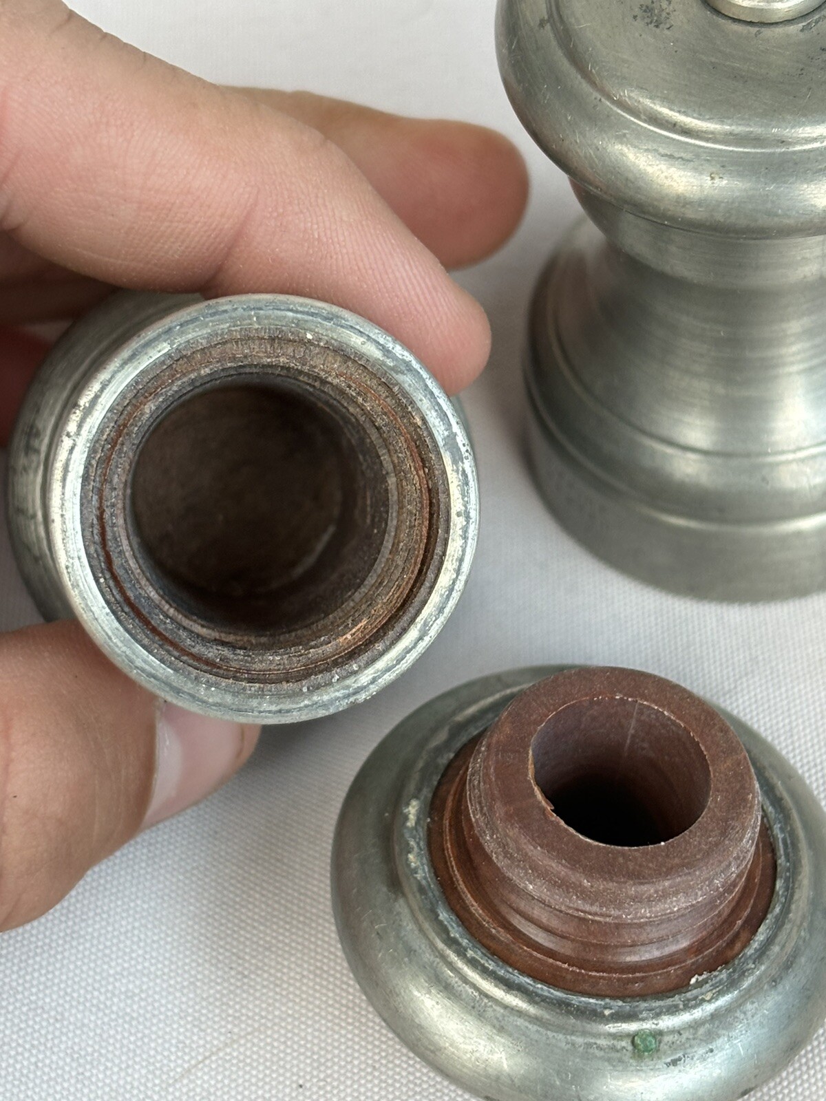 EMPIRE PEWTER SALT SHAKER AND PEPPER MILL SET MADE IN ITALY - photo 4
