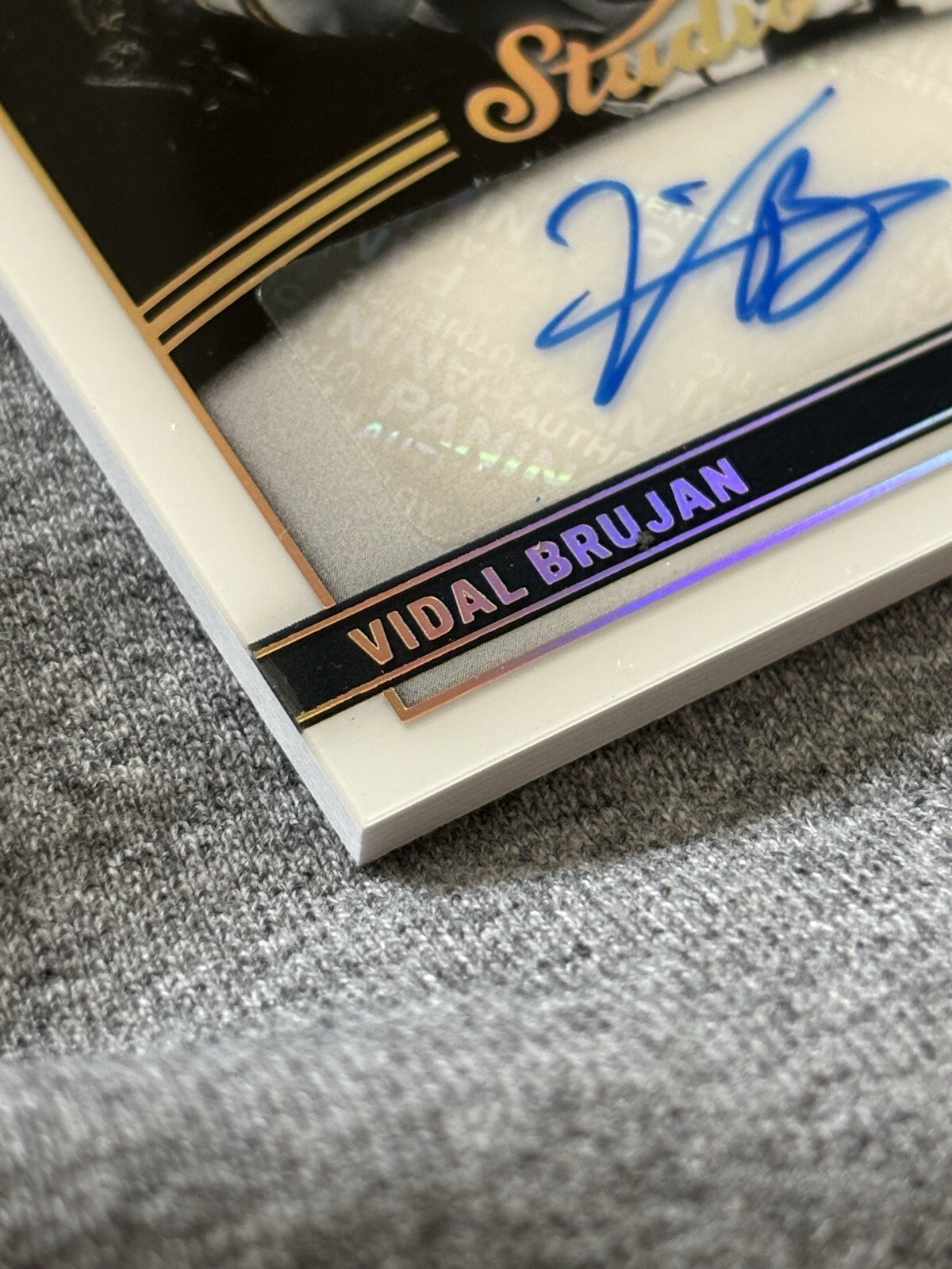 Vidal Brujan RC Autograph /10 2022 Panini Chronicles Studio B&W - photo 5
