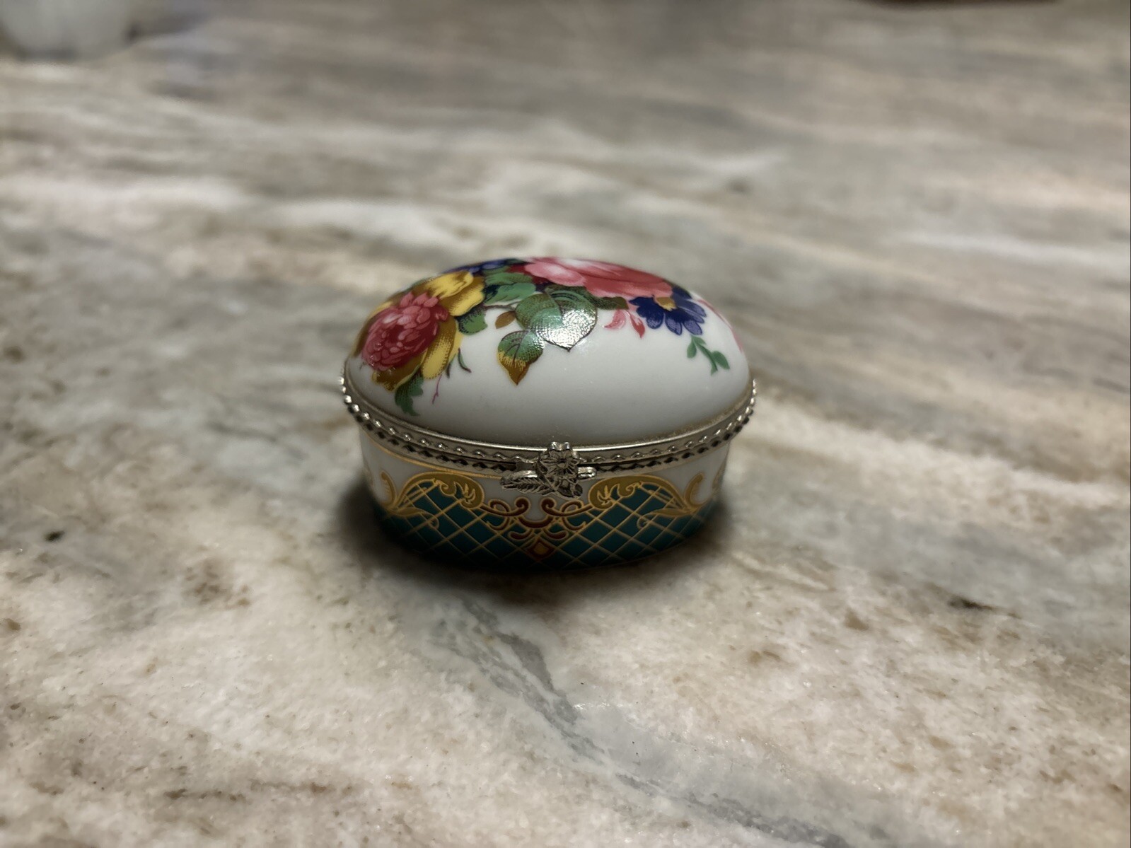 Vintage Trinket/Pill Box with English Rose Pattern