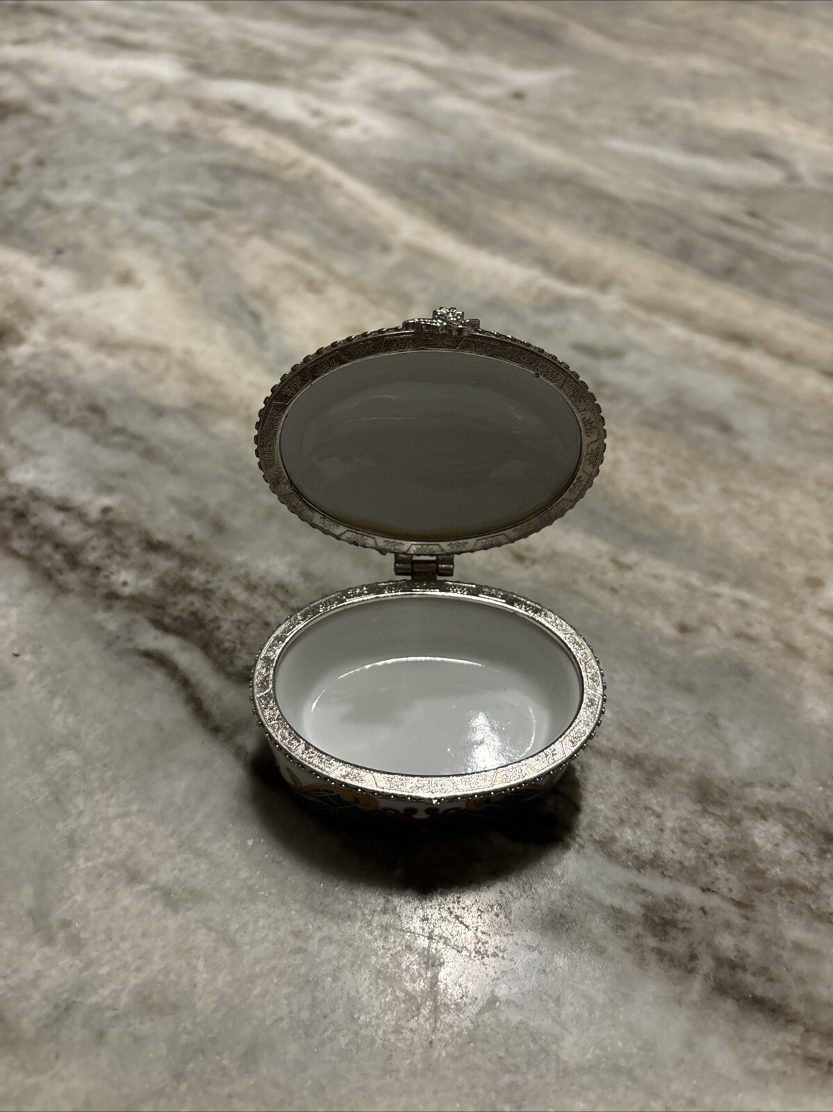 Vintage Trinket/Pill Box with English Rose Pattern - photo 4