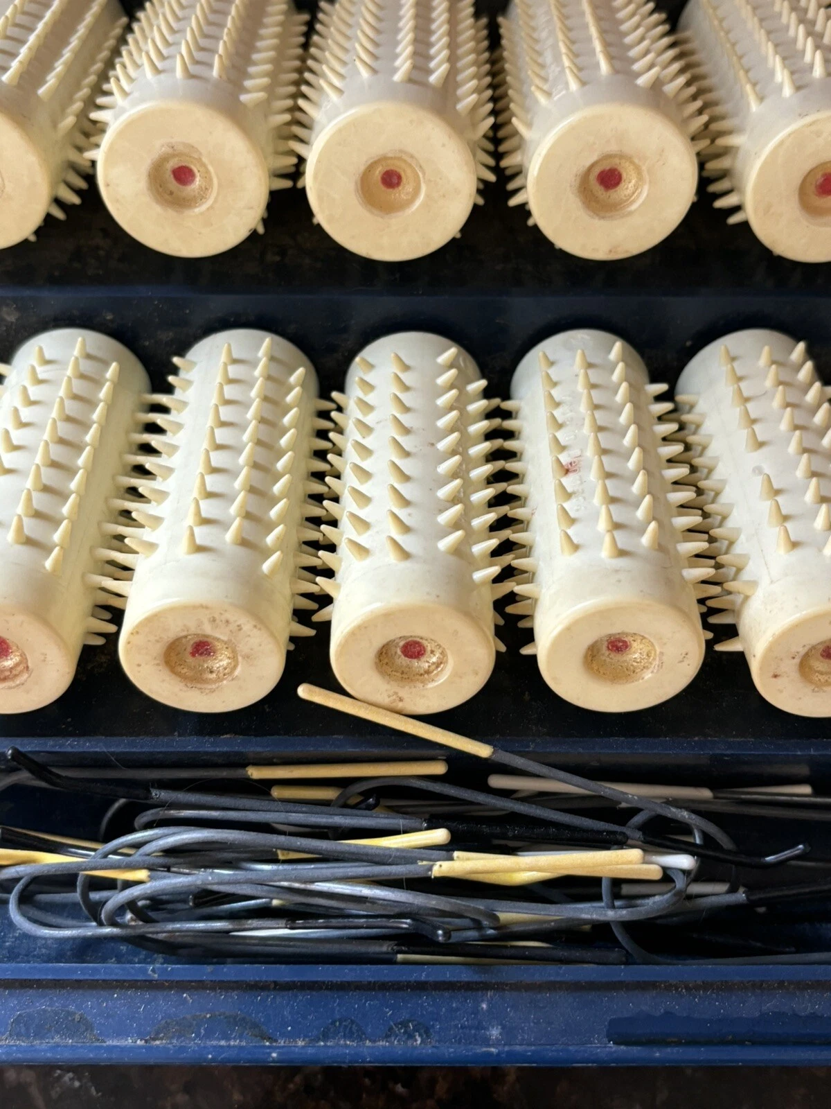 Clairol Kindness Deluxe Curling Kit With 22 Hair Pins - photo 3