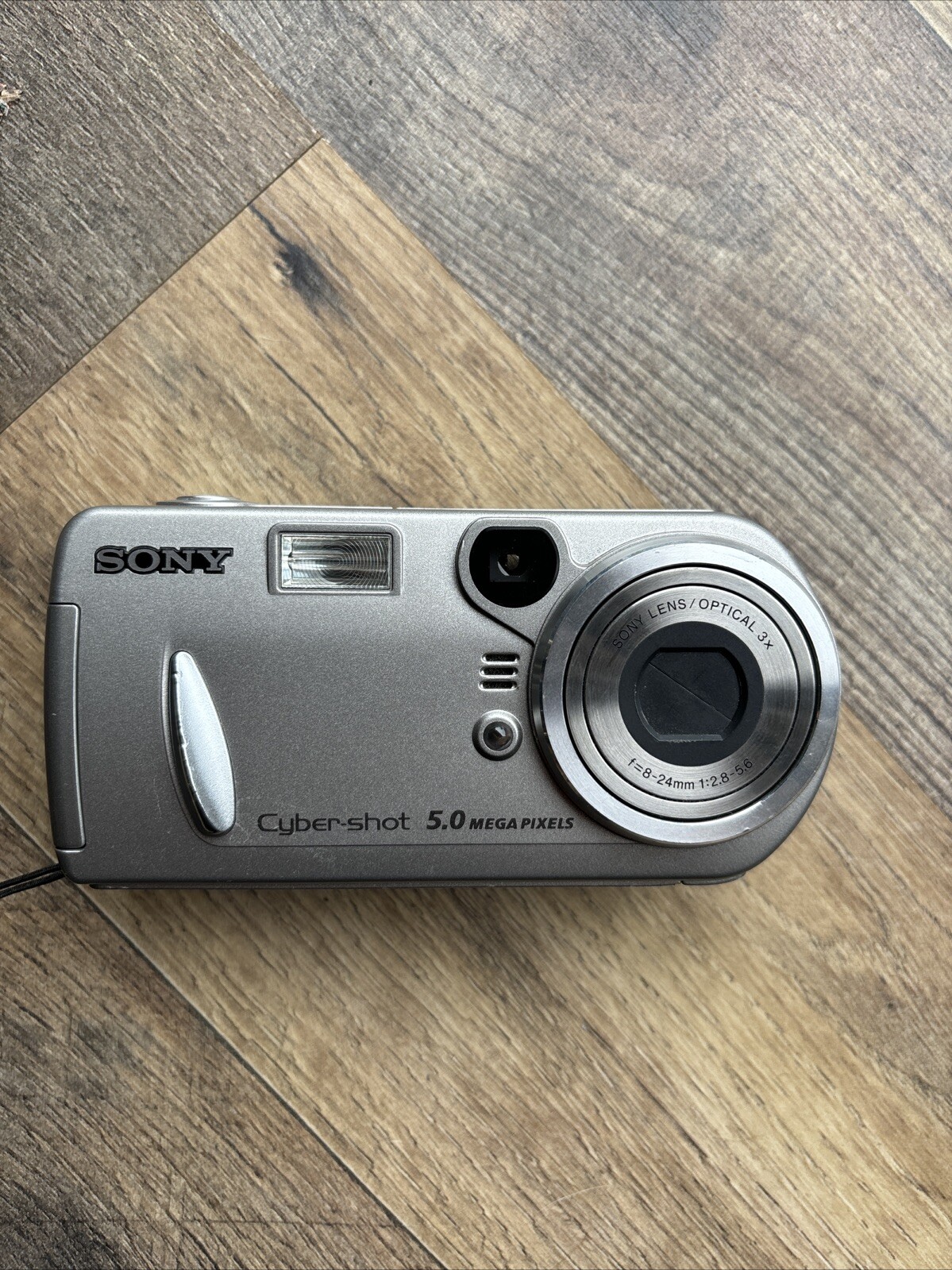 Sony Cyber-shot DSC-P72 5.0MP Digital Camera (Not Working)