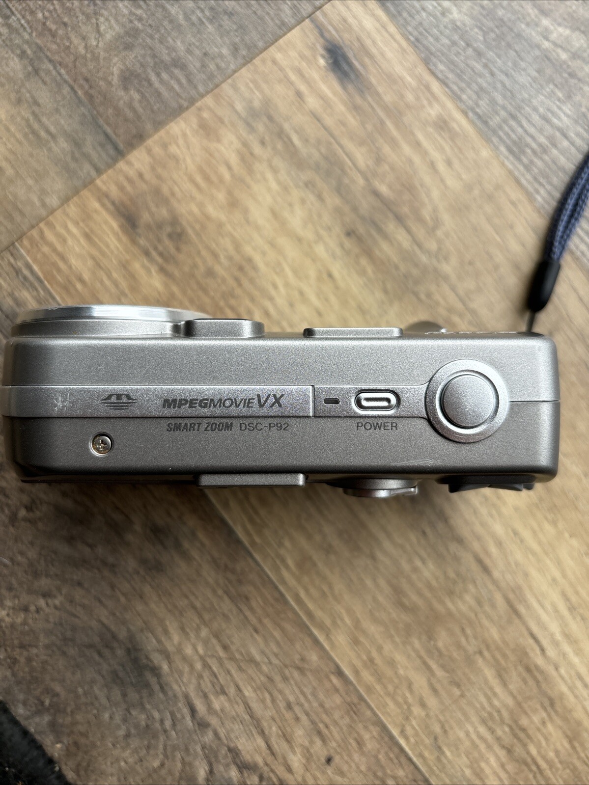Sony Cyber-shot DSC-P72 5.0MP Digital Camera (Not Working) - photo 2