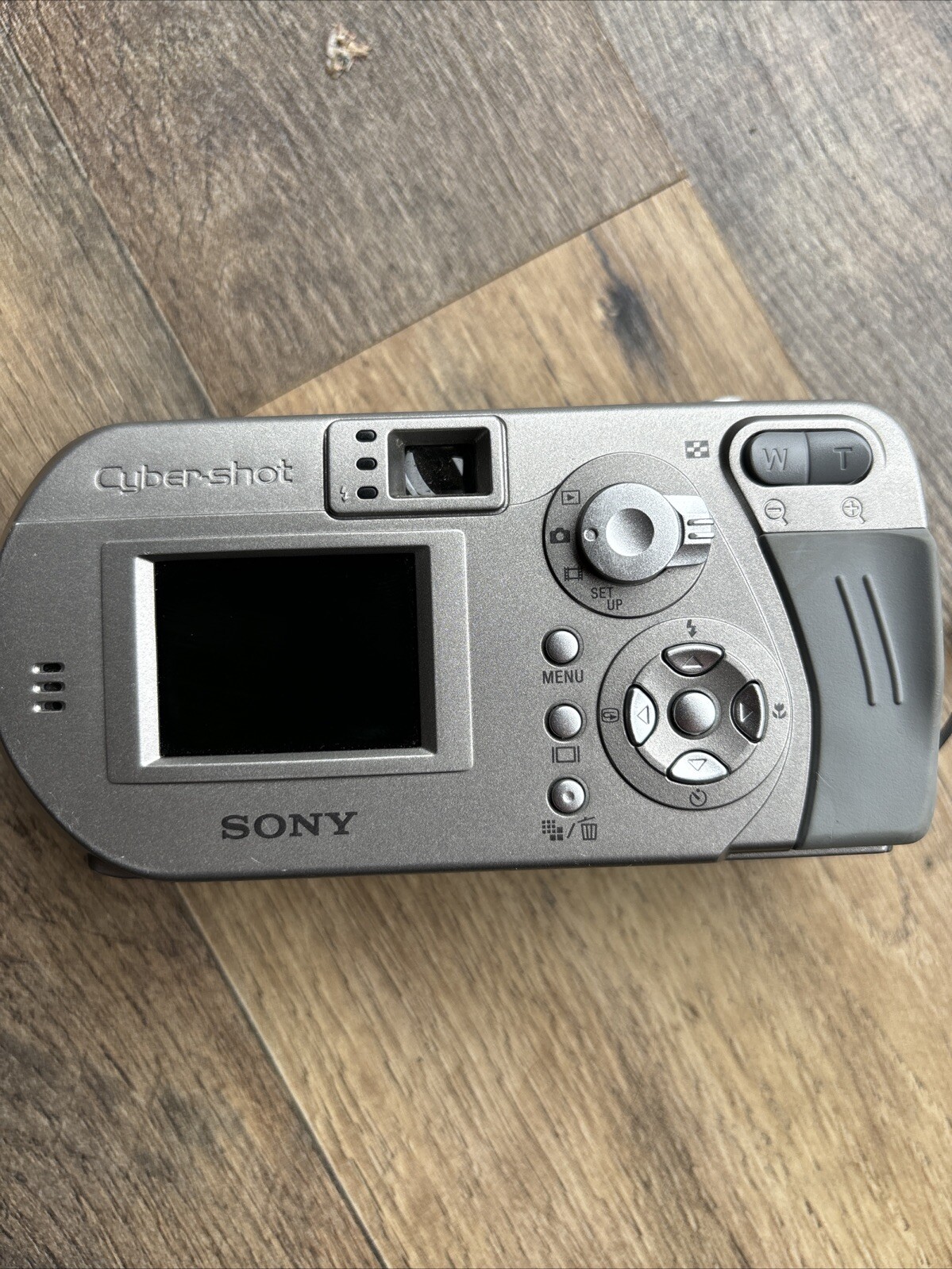 Sony Cyber-shot DSC-P72 5.0MP Digital Camera (Not Working) - photo 3