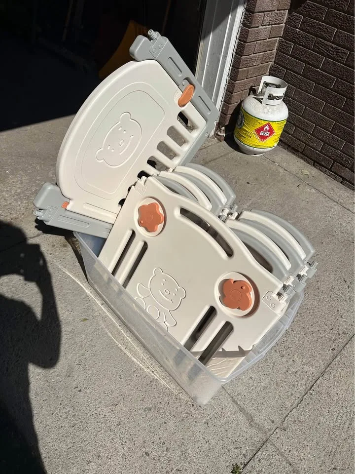 UBesGoo Baby Playpen 12 Panel White & Gray image indicator(3)