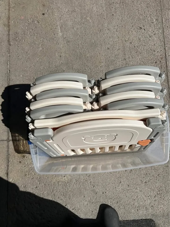 UBesGoo Baby Playpen 12 Panel White & Gray image indicator(4)