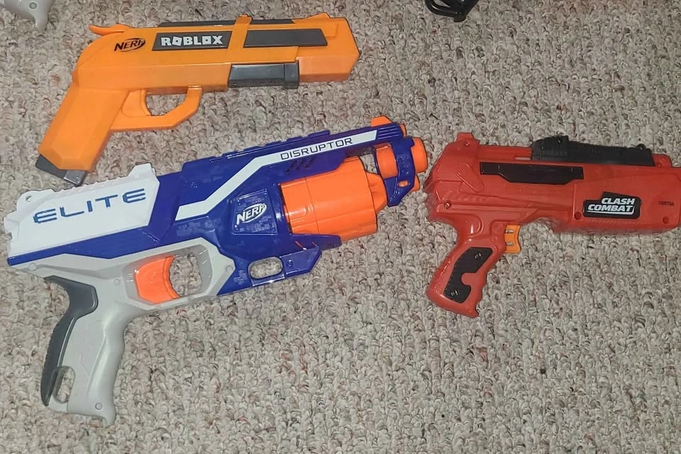 Nerf Guns and Accessories - 10 Guns Total - photo 4