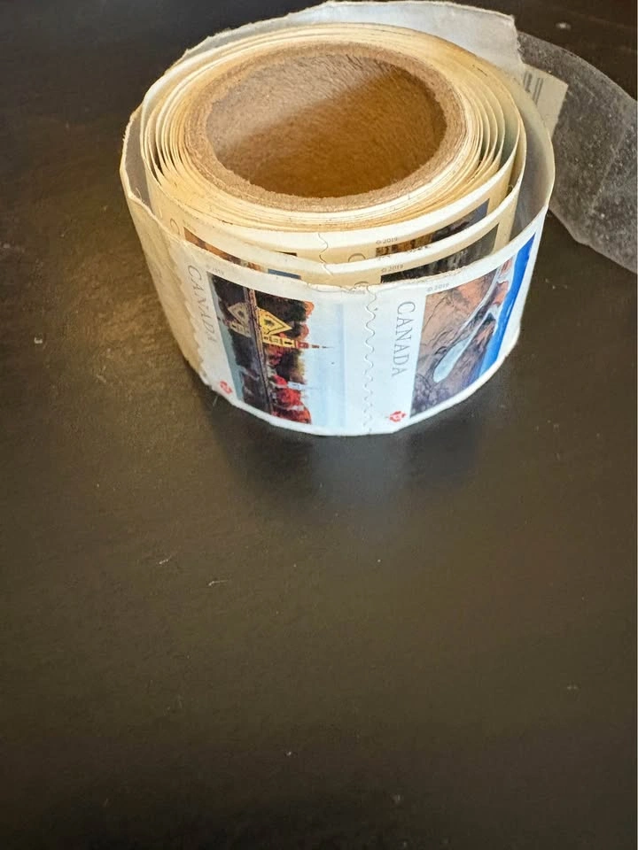 Roll of Canadian Stamps - "P" - photo 2