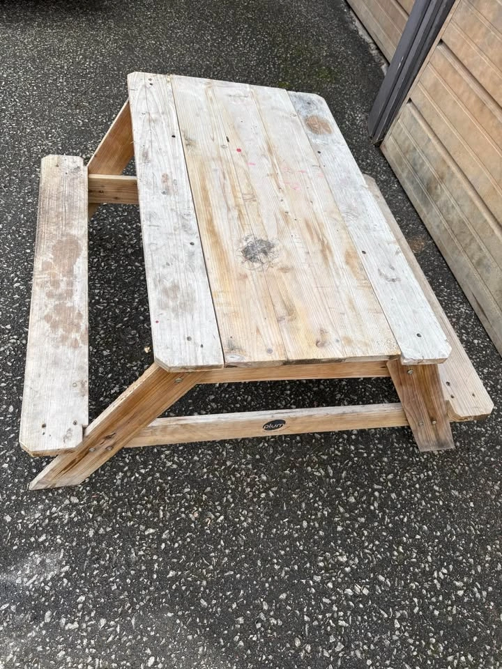 Kids Wooden Picnic Table With Hidden Craft/ Mud Pie Station - photo 4