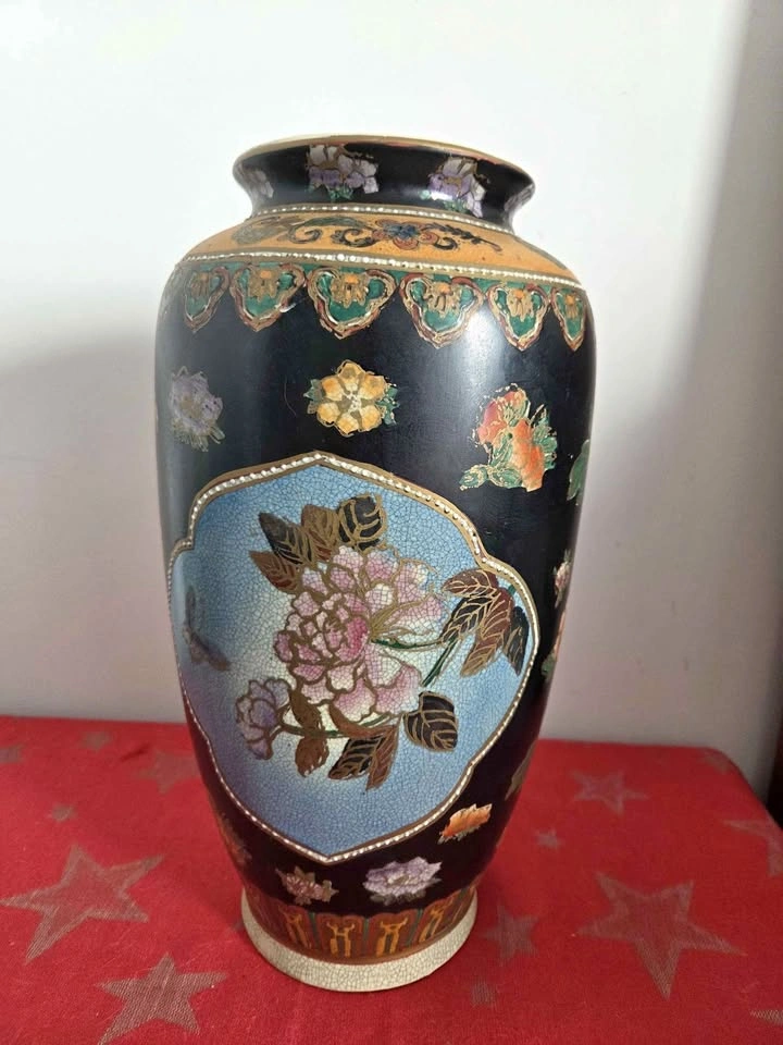 Vintage Chinese Hand-painted Porcelain Vase