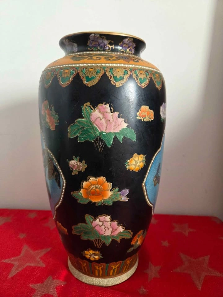 Vintage Chinese Hand-painted Porcelain Vase - photo 2