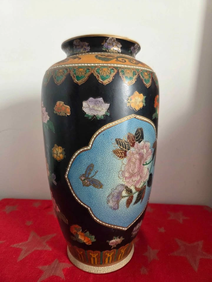 Vintage Chinese Hand-painted Porcelain Vase - photo 3