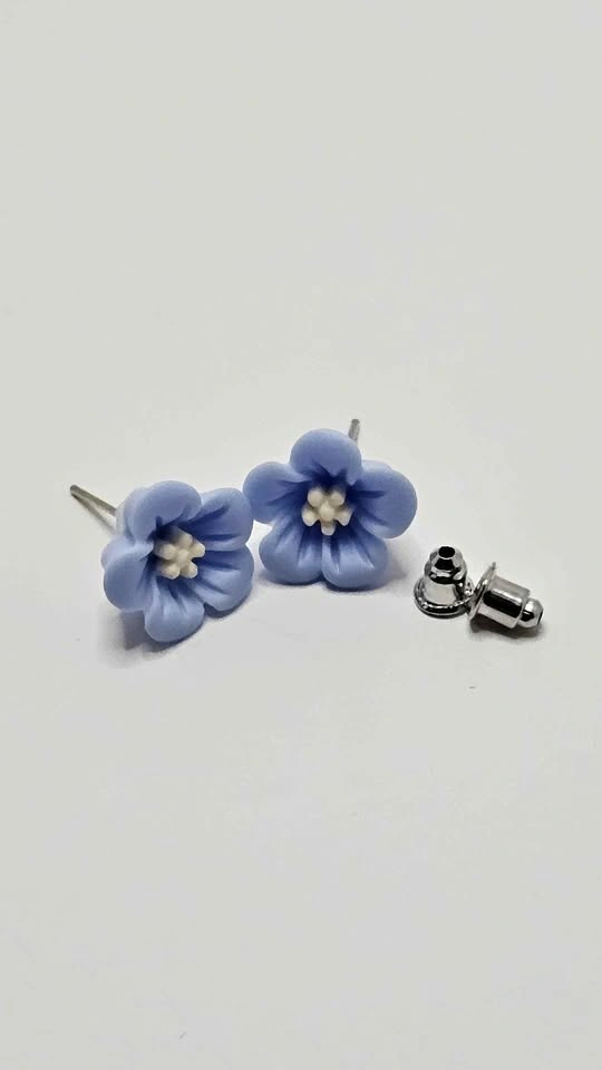 Women Earrings and Topus