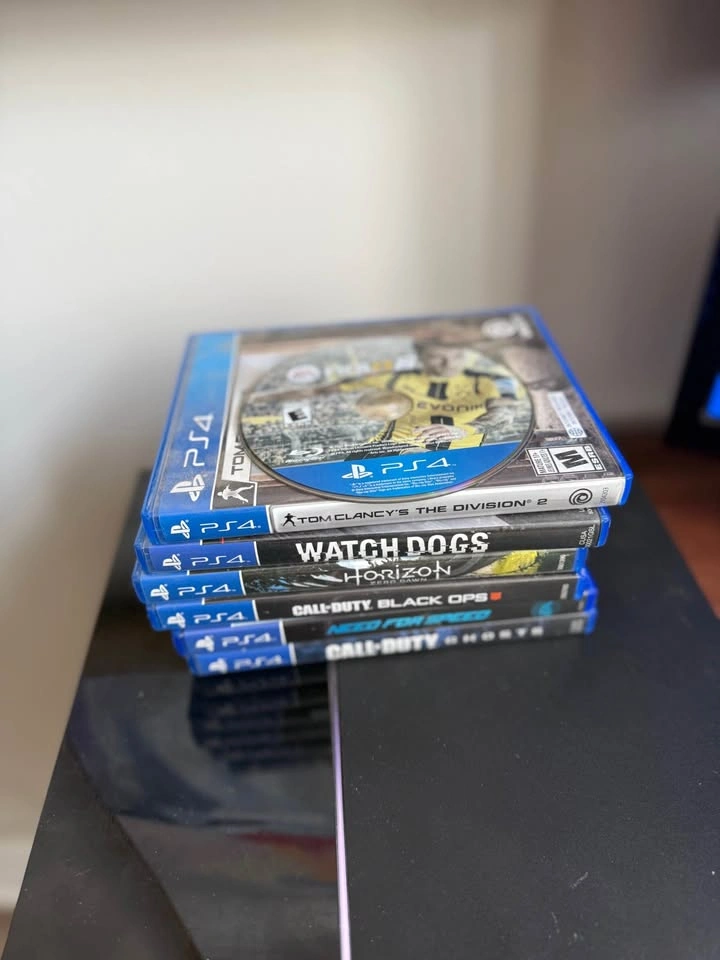 PS4 Bundle with TV, PSVR, Controllers and Games - photo 4