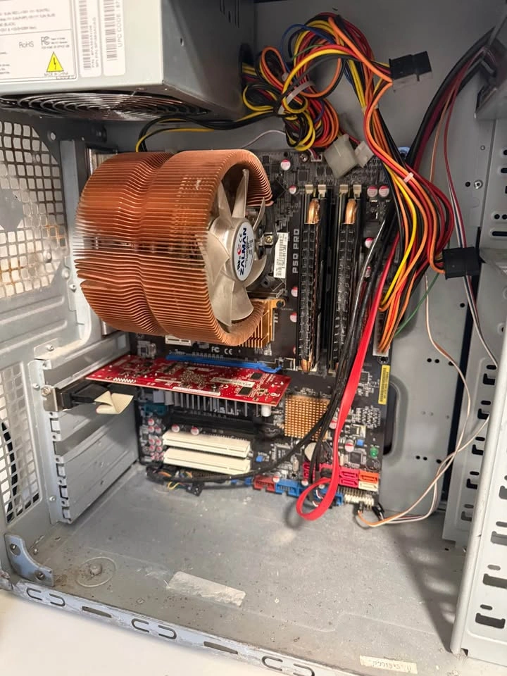 Retro Gaming PC and Parts Lot - photo 2