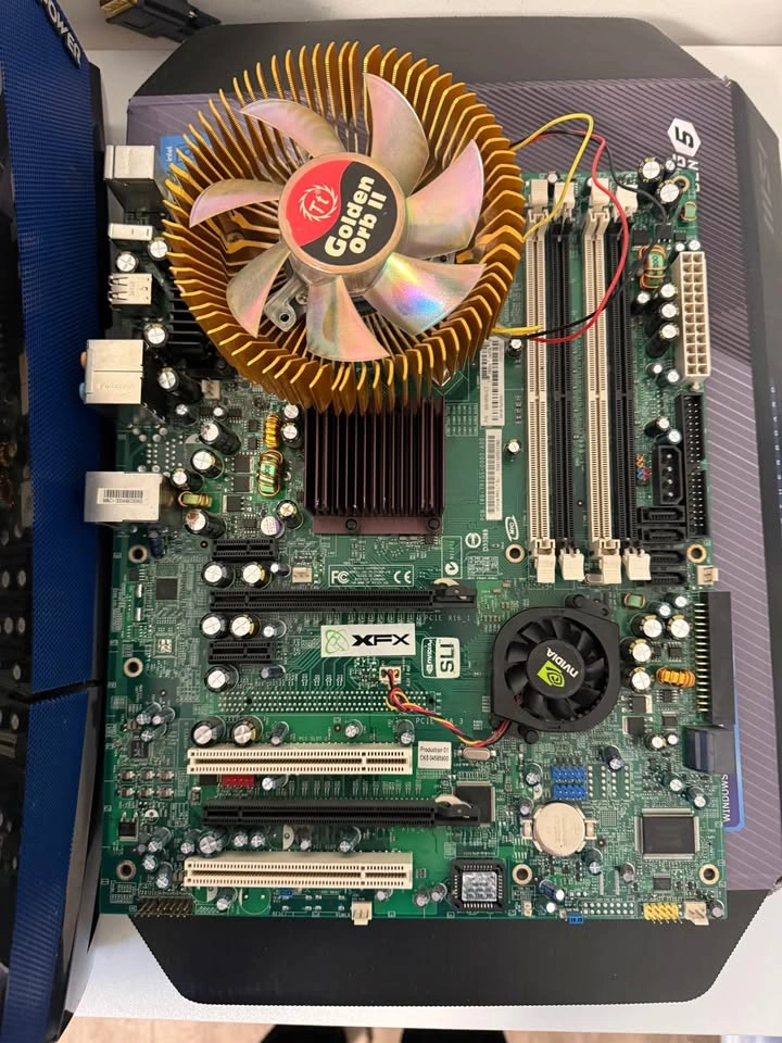 Retro Gaming PC and Parts Lot - photo 5