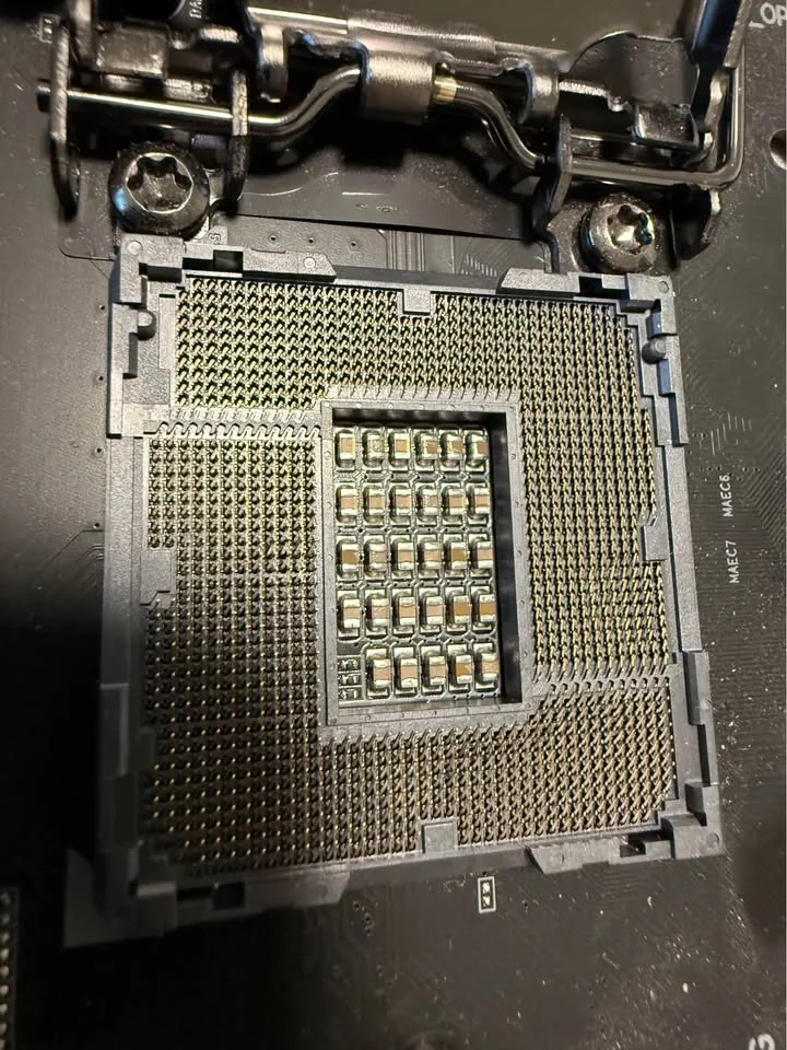 Broken Motherboards: MSI Z170 & Gigabyte Z170X - photo 4